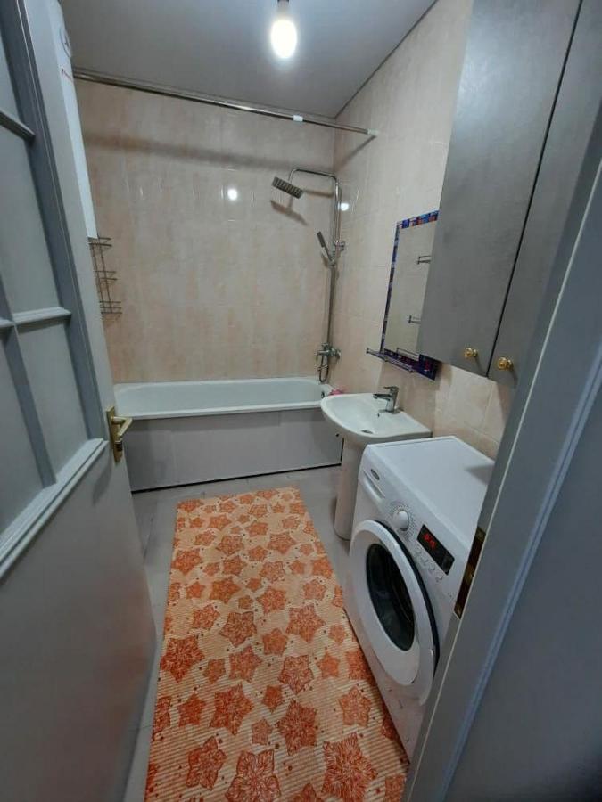 Diplomat - 2 Lägenhet Bishkek Exteriör bild