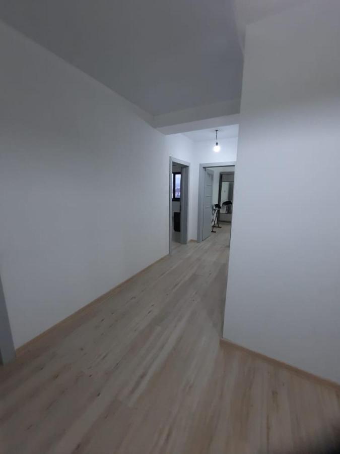 Diplomat - 2 Lägenhet Bishkek Exteriör bild