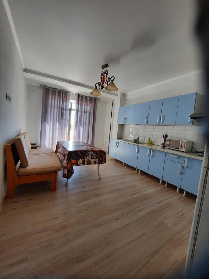 Diplomat - 2 Lägenhet Bishkek Exteriör bild